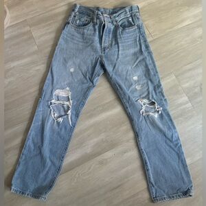 Levi light blue ripped jeans